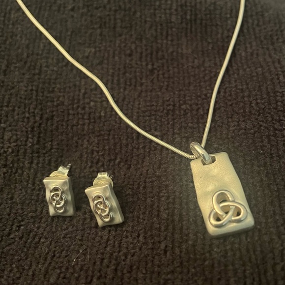 Trinity Knot Celtic Jewelry set - Picture 1 of 4